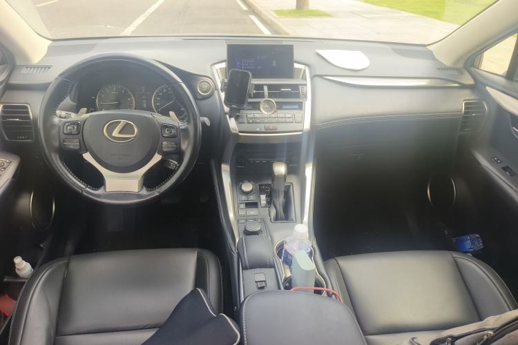 Used Lexus NX 2015 200T All-Wheel-Drive Fēngshàng Edition Center Console