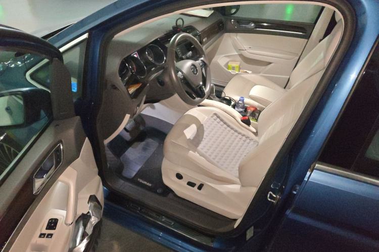 Used Volkswagen Touran 2018 Volkswagen Touran L 280TSI DSG Luxury Edition 7 Seats