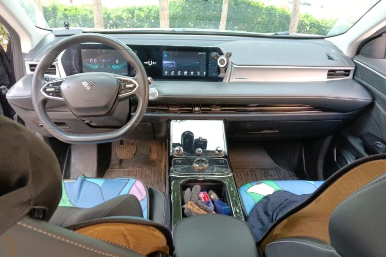 Used NETA U 2022 Pro 400 Comfort Edition Center Console