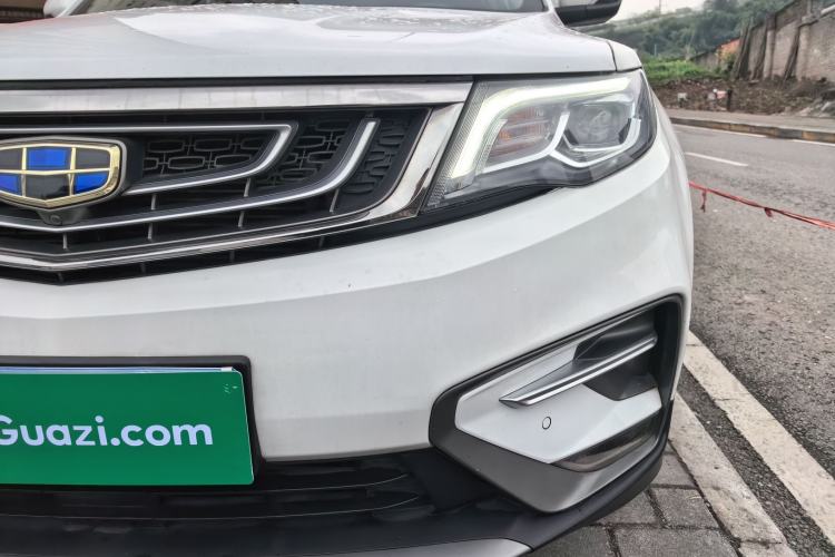 Used Geely Auto Emgrand X7 Sport 2018 1.8TD Automatic Two-Wheel Drive Smart Connect 4G Internet Edition Left Front Headlight