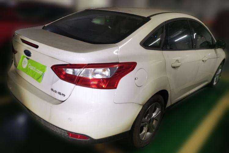 Used Ford Focus 2015 Sedan 1.6L Automatic Trend Model Rear Right 45 Deg