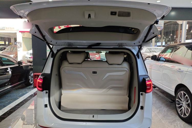 Used Buick GL8 2022 ES Landtrek 653T Comfort Edition