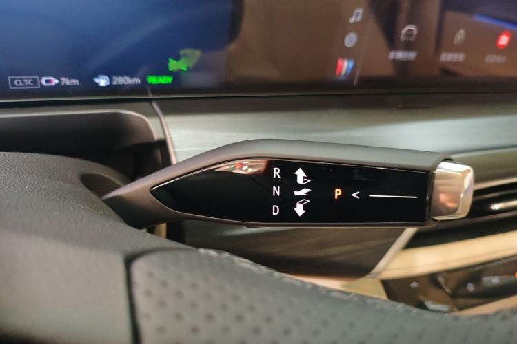 Used Buick GL8 New Energy 2025 Lu Shang Luxury Edition 7-Seater