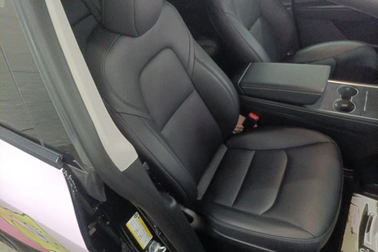 Used Tesla Model Y 2023 Rear-Wheel-Drive Version