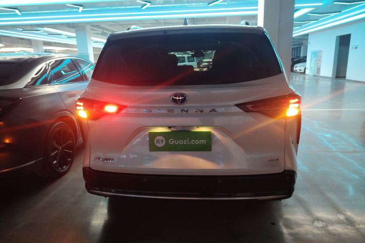 Used Toyota SIENNA 2021 2.5L Hybrid Luxury Edition Rear