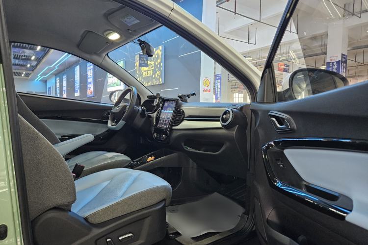 Used Chery Little Ant 2022 Sweet Pink Edition Half-Sugar Version Lithium Iron Phosphate 29.2 kWh 30 kW 301 km