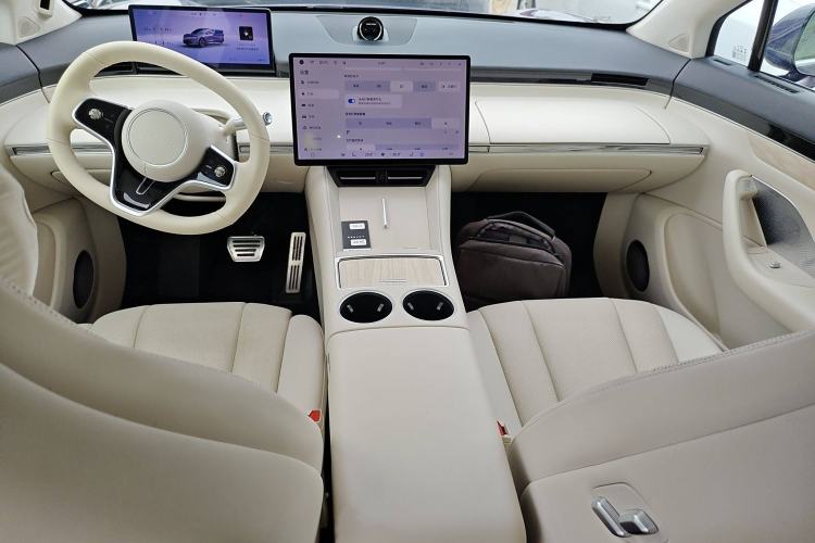 Used Hima Luxeed R7 2024 All-Electric 667 km Max
