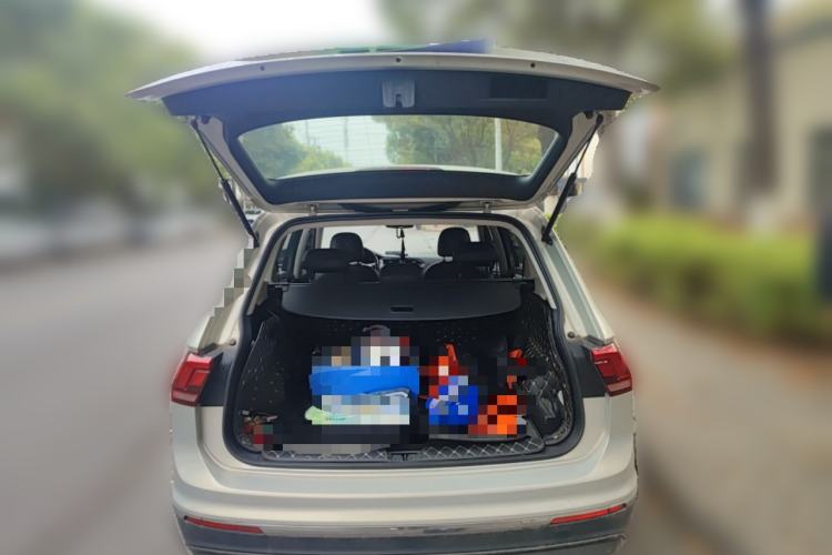 Used Volkswagen Tiguan L 2018 Facelift 330TSI Automatic Two-Wheel Drive Luxury Edition Trunk