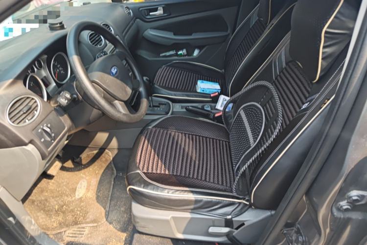 Used Ford Focus 2013 Hatchback Classic 1.8L Automatic Base Model
