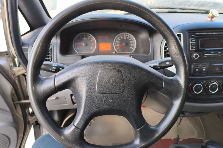 Used FORTHING Lingzhi 2014 V3 1.5L 7-Seater Standard Model II Steering Wheel