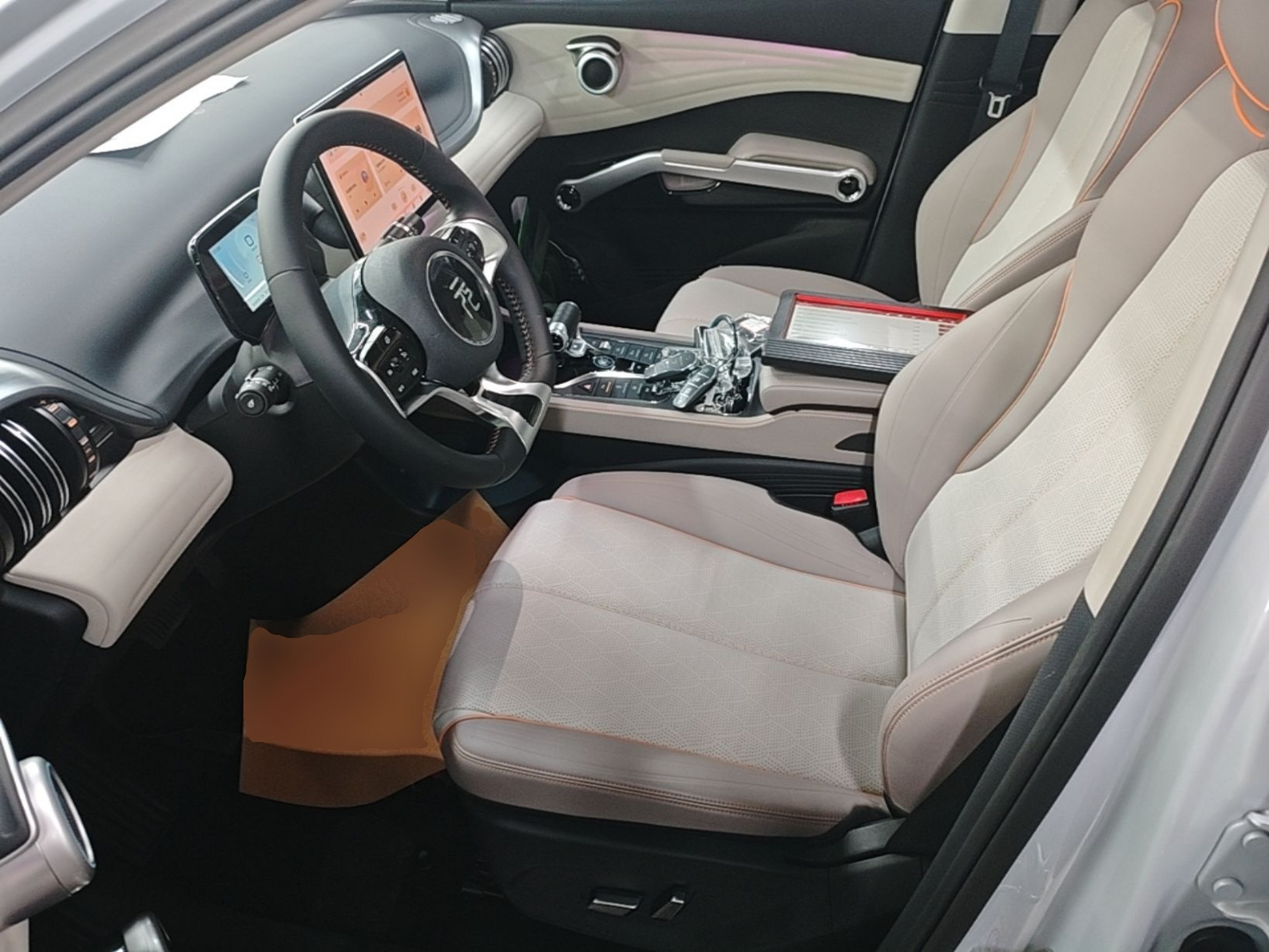 المقاعد الأمامية داخل السيارة