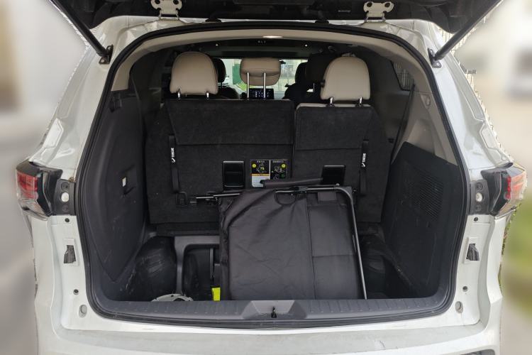 Used Toyota SIENNA 2024 2.5L Hybrid Comfort Edition Trunk