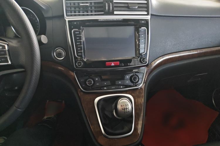 Used Haval H6 2015 Revised Version Sport Edition 1.5T Manual Transmission Two-Wheel Drive Elite Grade Audio And AC Panel