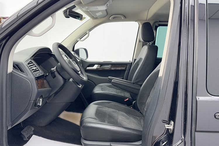 Used Volkswagen Multivan 2017 2.0 TSI Two-Wheel Drive Luxury Edition 7 Seats