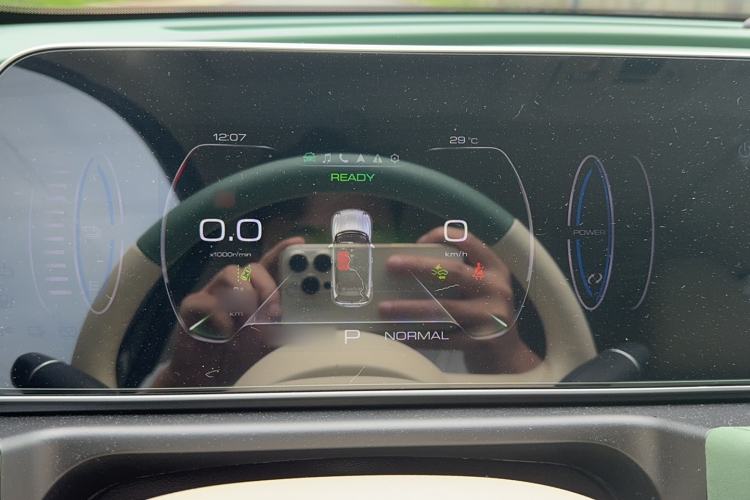 Used ORA Good Cat 2023 401 km Standard Range Premium Version Lithium Iron Phosphate
