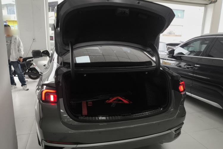 Used Ford Mondeo 2023 EcoBoost 245 Ultimate Model Trunk