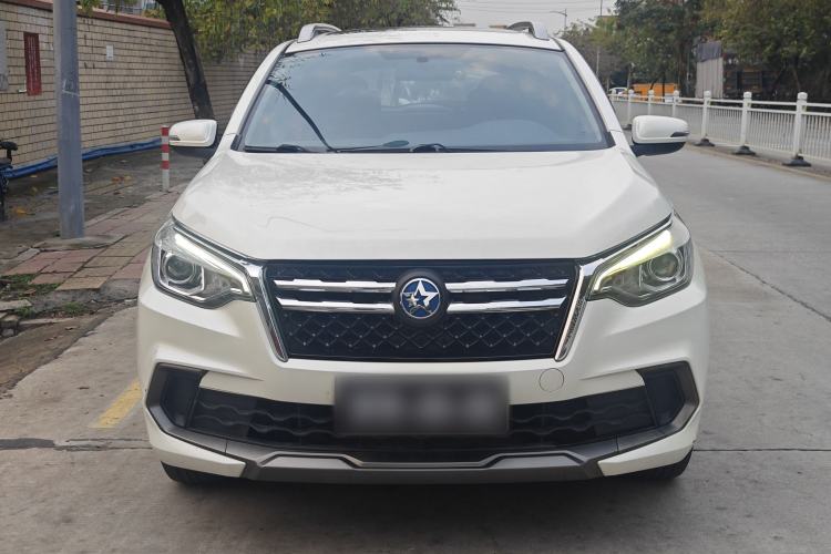 Used Venucia T70 2020 2.0L CVT Luxury Edition China VI Standard Exterior 3