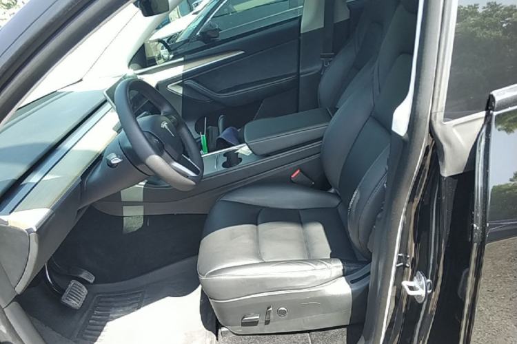 Used Tesla Model Y 2022 Rear-Wheel-Drive Version
