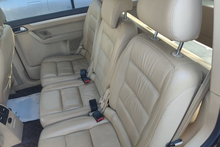 Used Volkswagen Touran 2011 1.4T DSG Zhiya Edition 5 Seats Left Rear Seat