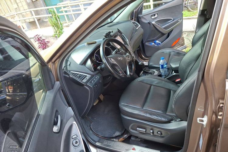 Used Hyundai Santa Fe 2013 Revised Version 2.4L Automatic All-Wheel Drive Smart Type Driver Seat