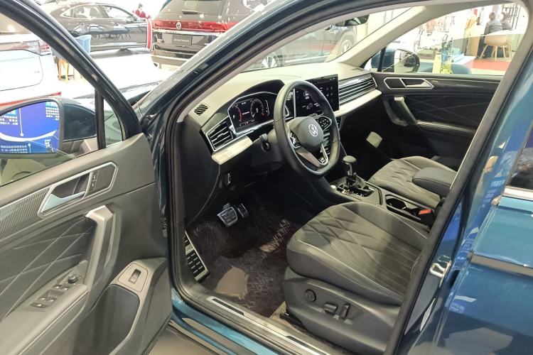 Used Volkswagen Tiguan L 2022 330TSI Automatic Two-Wheel Drive R-Line Enhanced Edition
