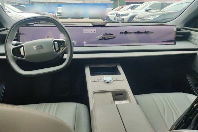 Used Geely Galaxy E8 2024 550 km Range Rear-Wheel-Drive PRO
