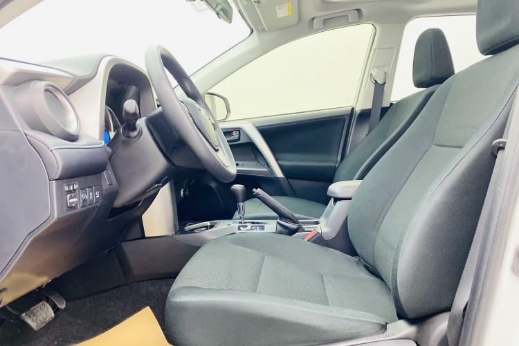 Used Toyota RAV4 2016 2.0L CVT Two-Wheel Drive Fashion Edition China V Standard