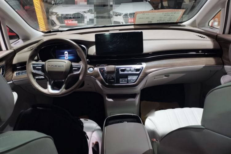 Used Roewe iMAX8 2023 400TGI Comfort Edition Interior 2