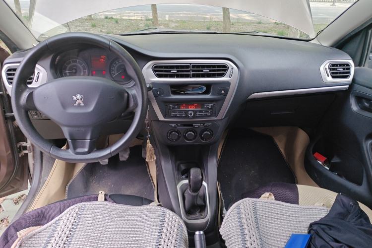 Used Peugeot 301 2014 1.6L Manual Comfort Edition Center Console