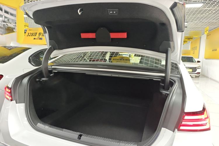 Used BMW 5 Series 2025 530Li Luxury Edition M Sport Package
