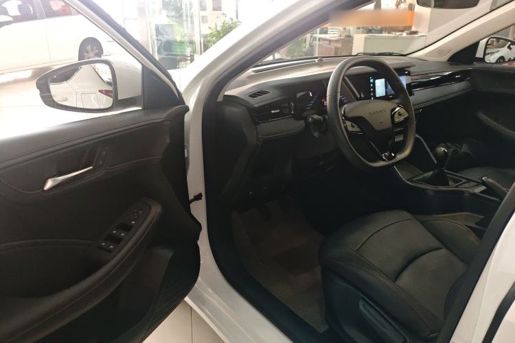 Used Roewe i5 2023 1.5L Manual Comfort Edition