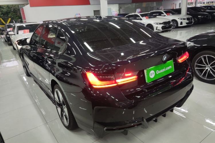 Used BMW i3 2023 eDrive 40 L Midnight Sports Package
