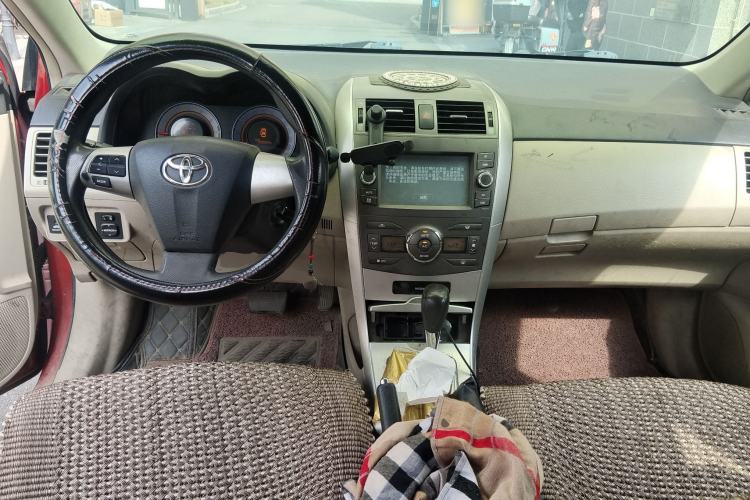 Used Toyota Corolla 2012 Luxurious Edition 1.8L CVT GL-i
