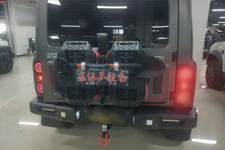 Used 212 T01 2024 2.0T Explorer
