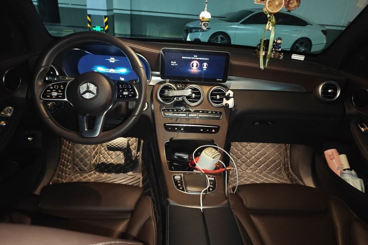 Used Mercedes-Benz GLC 2020 Facelift GLC 300 L 4MATIC Dynamic Edition Center Console