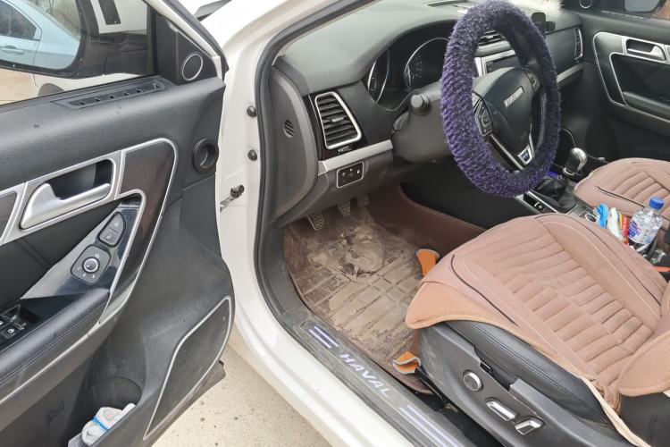 Used Haval H6 Coupe 2016 Blue Label 1.5T Manual Two-Wheel Drive Elite Model Driver Seat