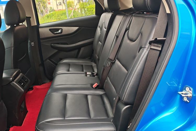 Used Dongfeng Fengon S560 2019 1.8L Manual Urban Model
