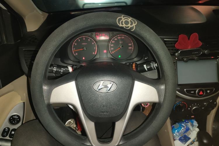 Used Hyundai Verna (older generation) 2014 1.4L Automatic Fashion GS Model Steering Wheel