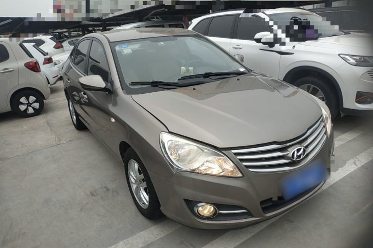 Used Hyundai Celesta 2015 1.6L Automatic Comfort Model Front Right 45 Deg