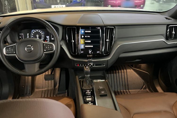 Used Volvo XC60 2021 T5 4x4 Smart Luxury Edition
