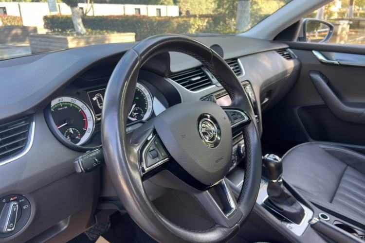 Used Skoda Octavia 2019 TSI280 DSG Flagship Wagon China VI Standard
