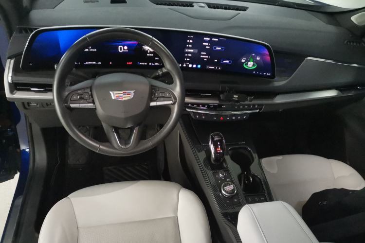 Used Cadillac XT4 2024 28T Two-Wheel-Drive Prestige Version Center Console