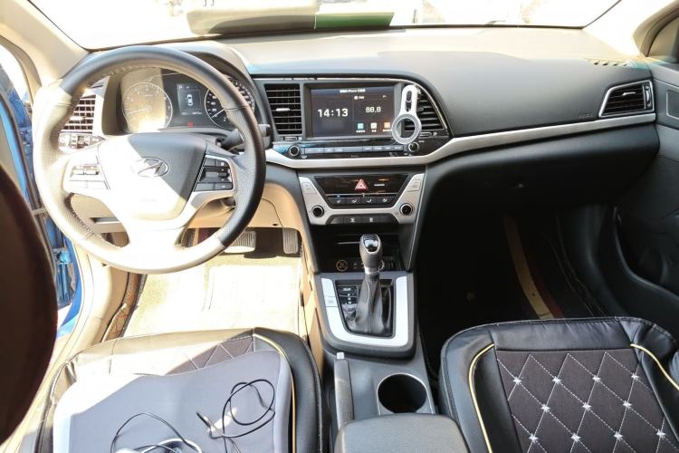 Used Hyundai Elantra (6th Generation / Lingdong) 2016 1.6L Automatic ZhiXuan – Elite Version Center Console