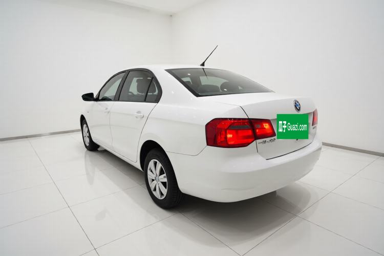 Used Volkswagen Jetta 2013 1.6L Automatic Fashion Model Exterior 2