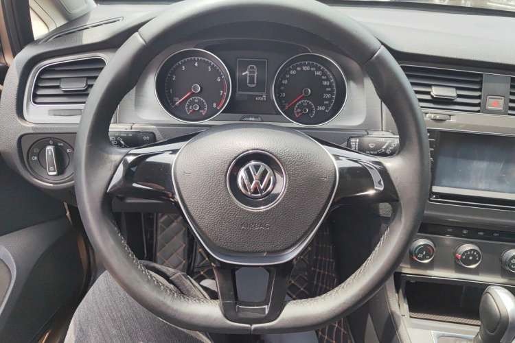 Used Volkswagen Golf 2015 1.4TSI Automatic Comfort Model