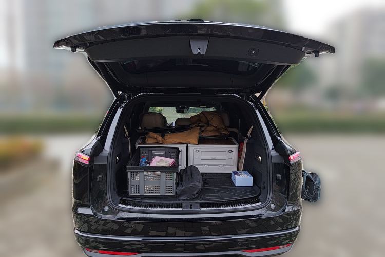 Used ONVO Luxeed L90 2025 Model—Max Seven-Seater Version
