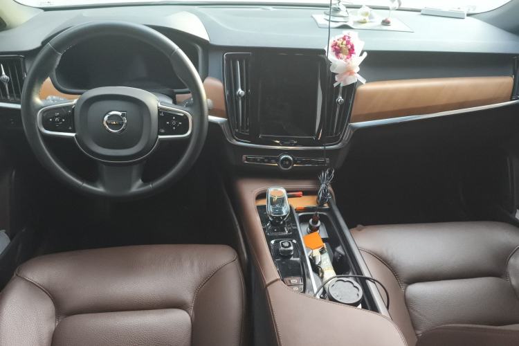 Used Volvo S90 2024 B5 Zhiyi Luxury Edition