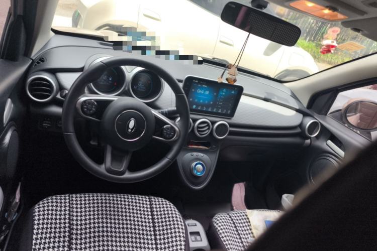 Used ORA Black Cat 2022 Updated Version 301 km Cute Pet Edition Lithium Iron Phosphate Steering Wheel