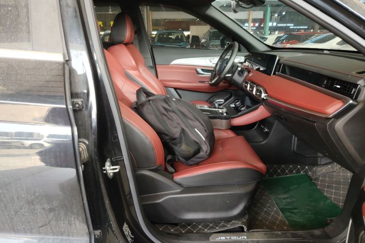 Used JETOUR X70 PLUS 2021 1.6T DCT Pro 7-seater
