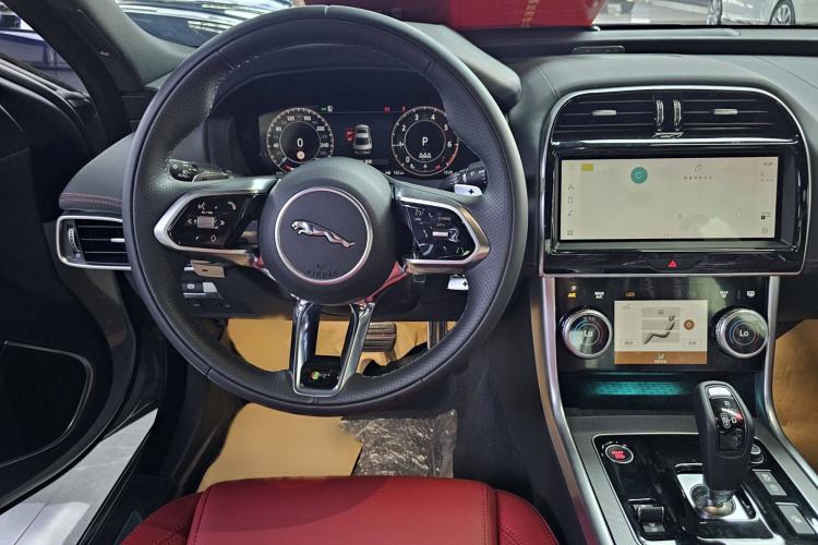 Used Jaguar XEL 2025 2.0T 250 PS R-DYNAMIC 90th Anniversary Edition